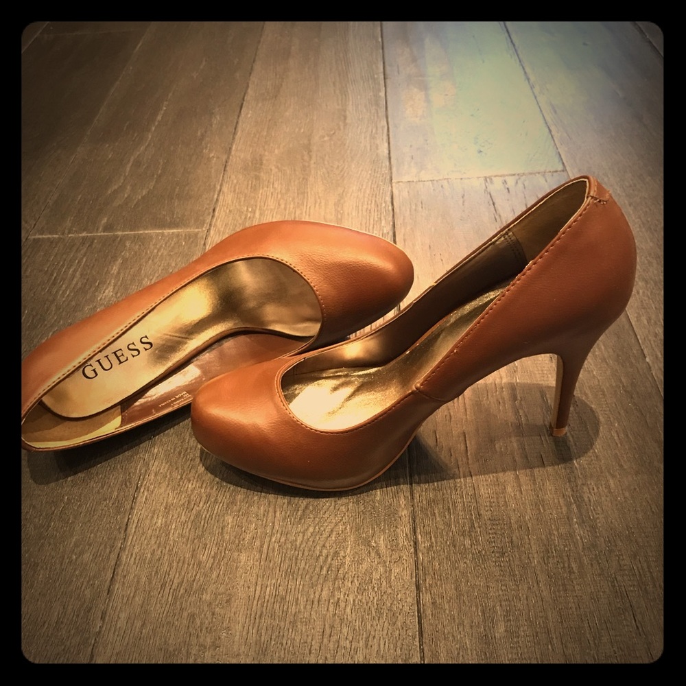 GUESS Leather Brown Pumps